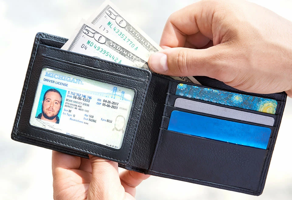 Best deal 😉 RFID Men’s Leather Wallet by Kingport Industries, LLC 👍