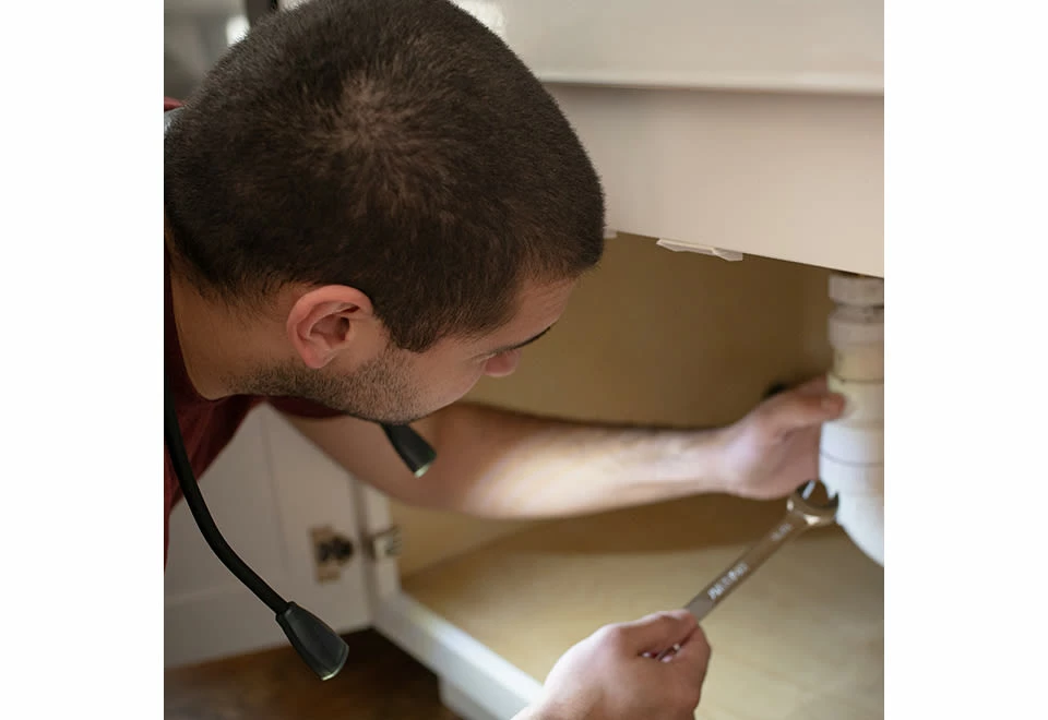 Flash Sale ✨ Hands-Free Neck Light by Carson Optical ⭐ - Image 3